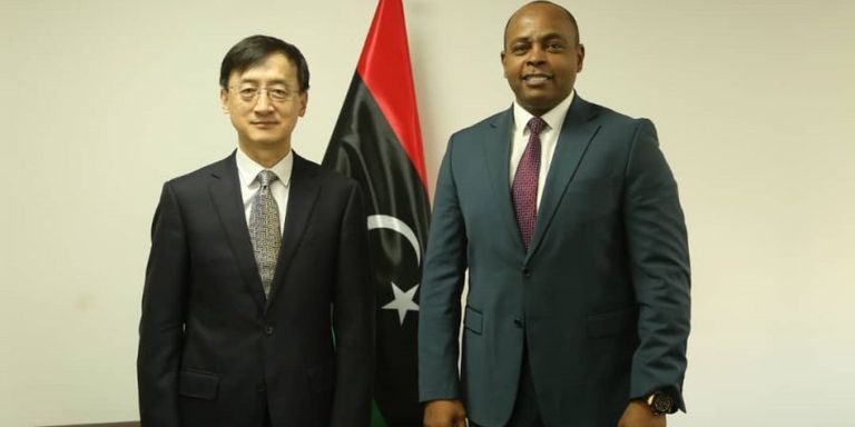 القطراني وممثلي الشركة الصينية