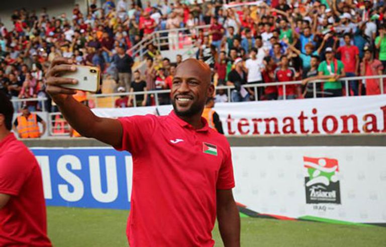 عبداللطيف البهداري نجم منتخب فلسطين في كأس العرب 2021 إسماعيل مطر نجم منتخب الإمارات