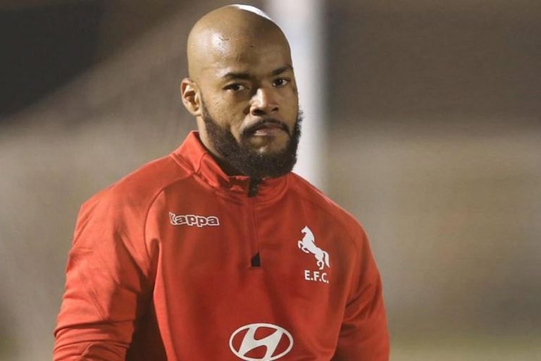 رايس مبولحي حارس منتخب الجزائر في كأس العرب 2021 إسماعيل مطر نجم منتخب الإمارات