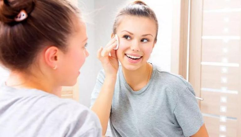 تنظيف البشرة يحافظ على نضارتها