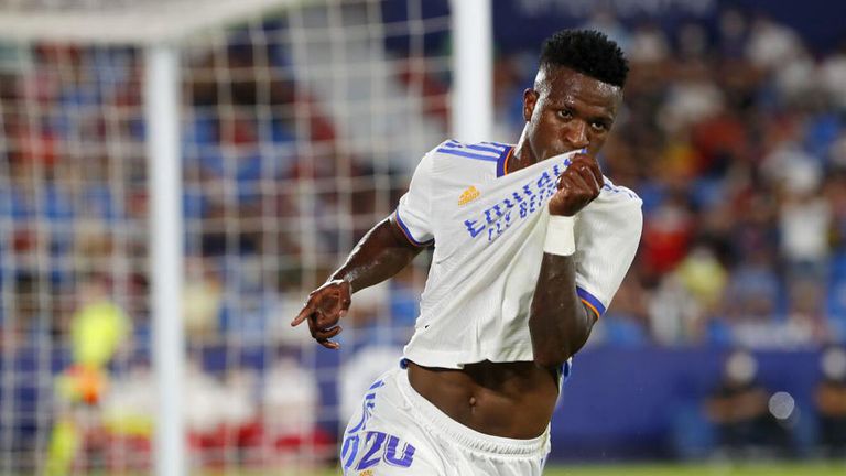 فينيسيوس لاعب ريال مدريد كارلو أنشيلوتي مدرب ريال مدريد