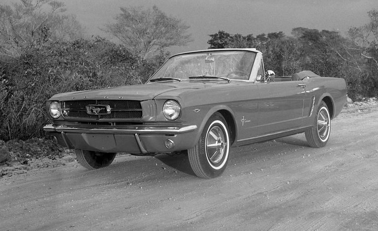 طراز Ford Mustang Convertible 