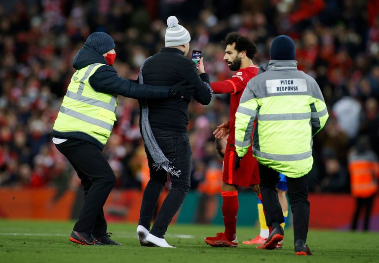 محمد صلاح مع المشجع