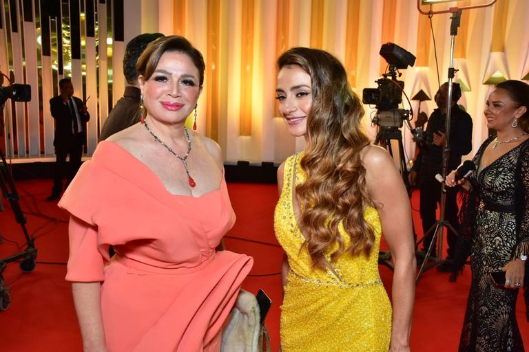 يسرا وإلهام شاهين في افتتاح مهرجان القاهرة السينمائي