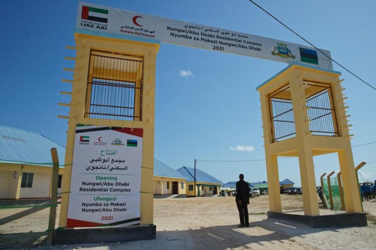 جانب من فعاليات افتتاح أحد المشروعين في زنجبار