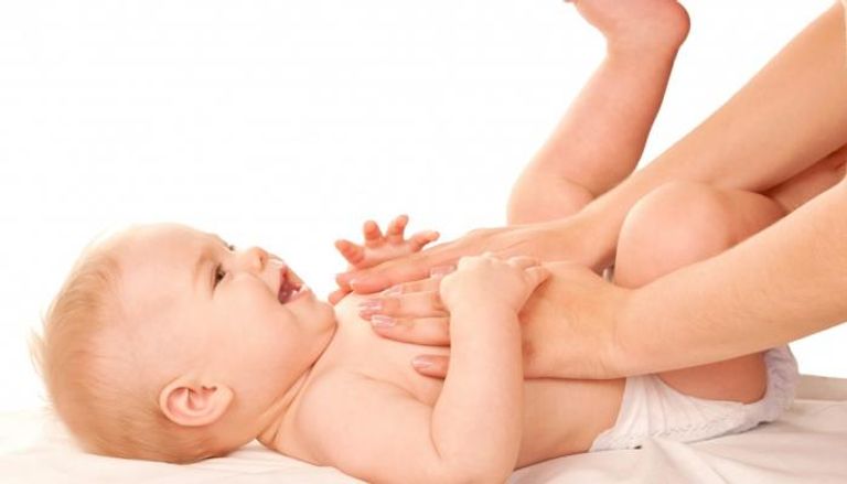 تمارين الأطفال الرضع تساعد على تقوية عضلاتهم