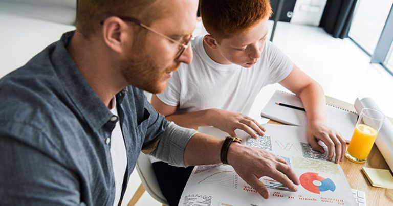 طفلة مصابة بمرض اضطراب طيف التوحد