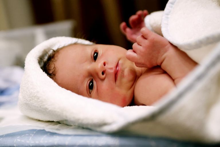 3 حمامات في الأسبوع من 5-10 دقائق كافية لحديثي الولادة وحتى العام الأول