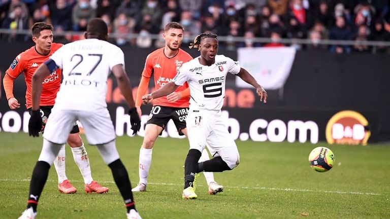 من مواجهة رين ولوريان في الدوري الفرنسي ليونيل ميسي لاعب باريس سان جيرمان