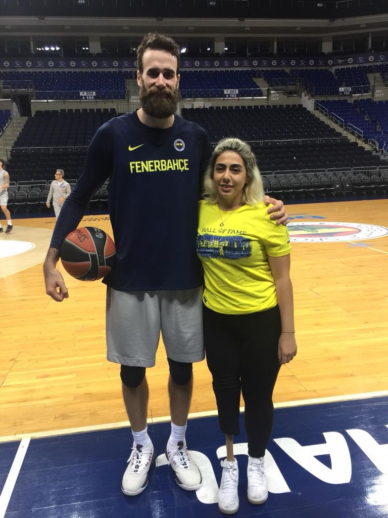 نسرين أكيوز