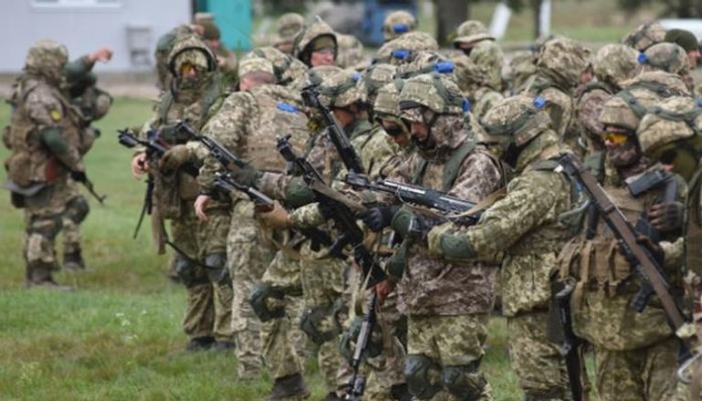 عناصر من الجيش الأوكراني - أ.ف.ب