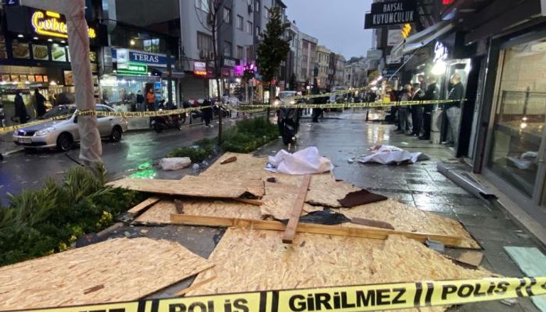 تداعيات العاصفة بمدينة إسطنبول التركية