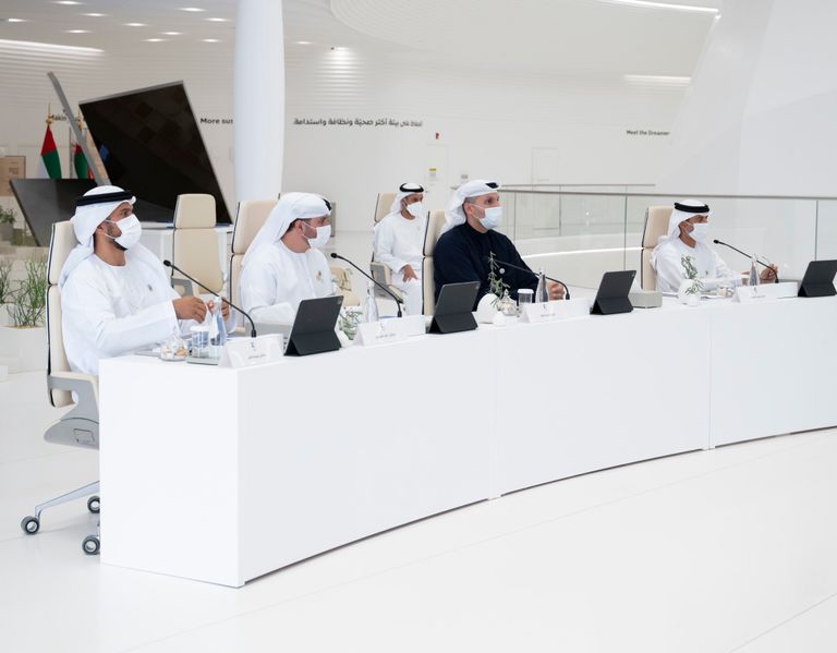 ولي عهد أبوظبي خلال مجلس إدارة