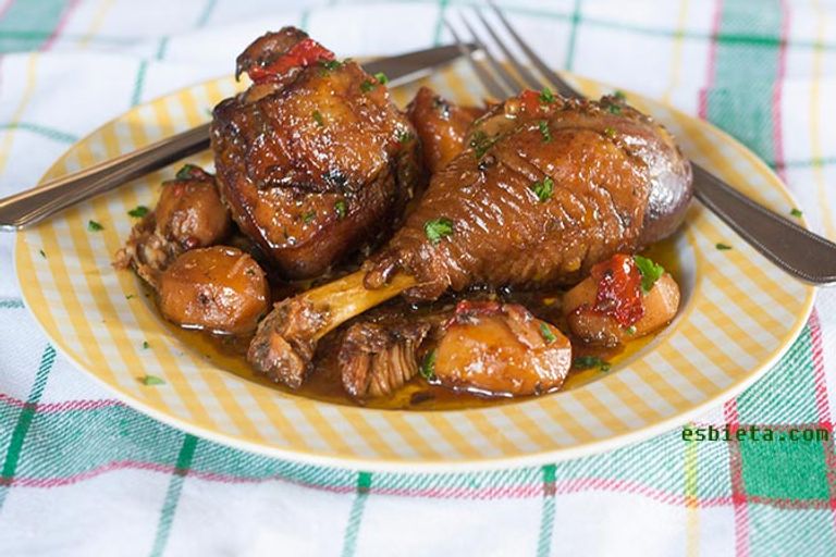 Pitu de Caleya طبق الكاتشوبو