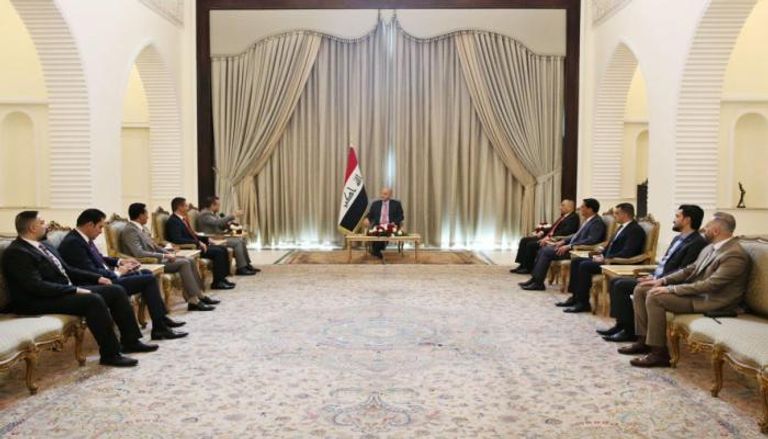 الرئيس العراقي خلال لقاء مع نواب مستقلين جدد