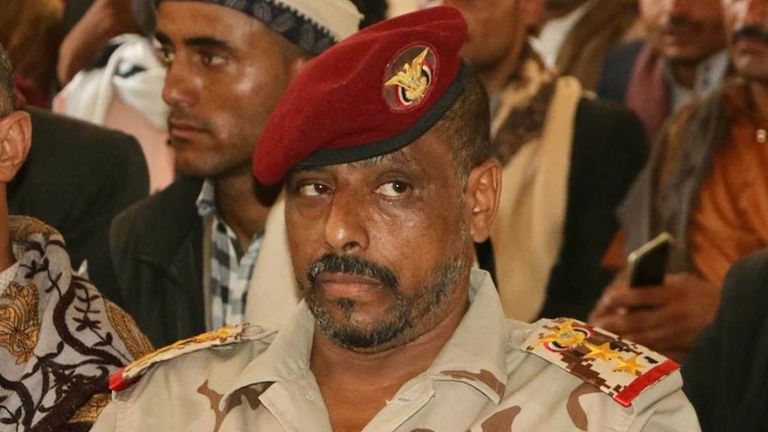 آثار التفجير الإرهابي في تعز