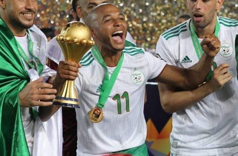ياسين براهيمي لاعب الجزائر