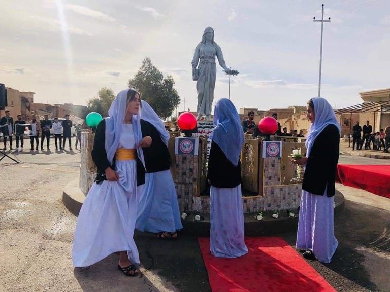 تمثال الفتاة الإيزيدية