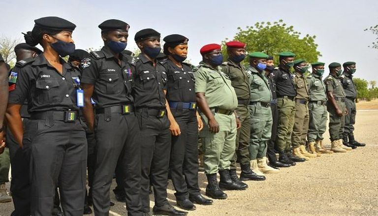 قوات من الأمن والجيش في نيجيريا
