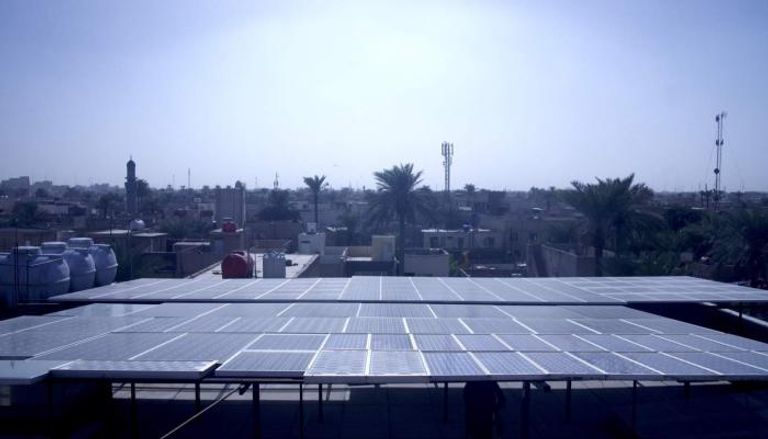 ألواح للطاقة الشمسية في العاصمة العراقية بغداد