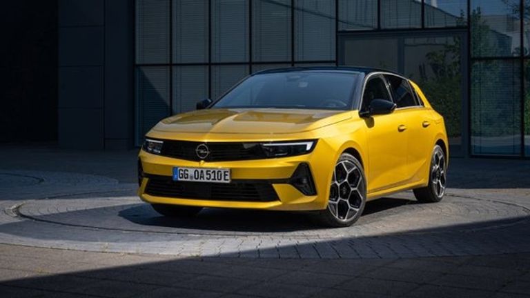 أوبل Astra الجديدة تظهر بطول 4.37متر. سيارة أوبل Astra Sports Tourer