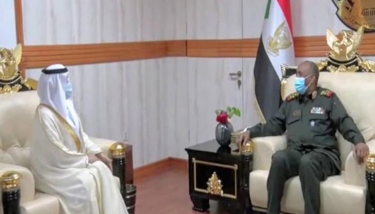 رهان والسفير الإماراتي في الخرطوم حمد محمد الجنيبي