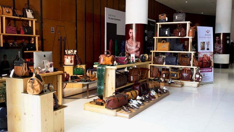 جانب من المعروضات