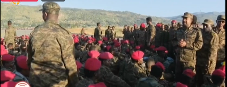 آبي أحمد متحدثا للتلفزيون الإثيوبي من جبهة القتال