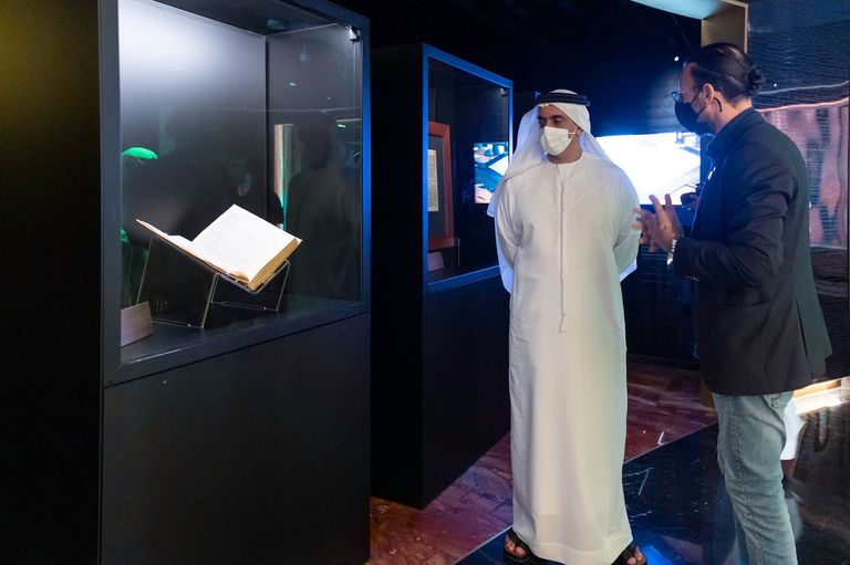 سيف بن زايد يزور جناح الفاتيكان في إكسبو 2020 دبي