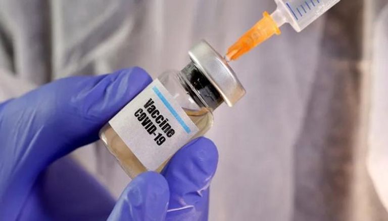 استمرار حملة التطعيم ضد كورونا في الإمارات - أرشيفية