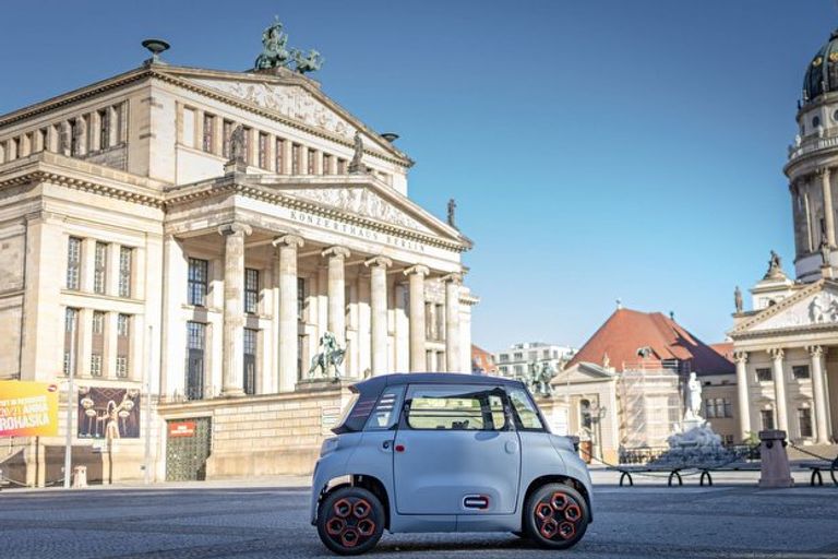 السيارات الكهربائية الصغيرة قد تسهم في حل مشكلة الزحام بالمدن