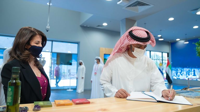 ولي عهد عجمان يزور جناح أوروجواي في إكسبو 2020 دبي
