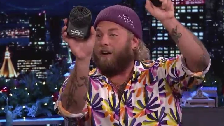 الممثل الأمريكي جونا هيل بطل فيلم "لا تنظر للأعلى"