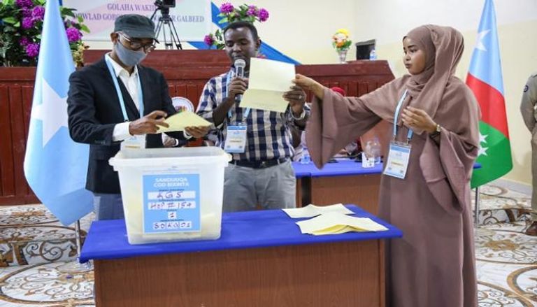 جانب من عملية التصويت في انتخابات الصومال