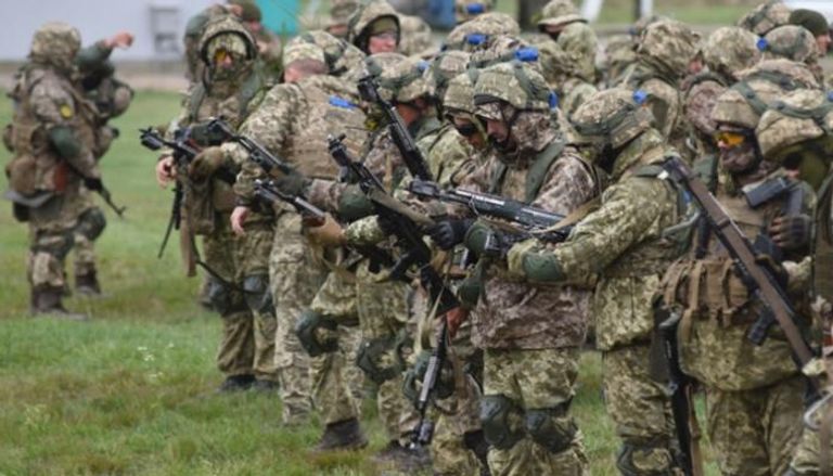 عناصر من الجيش الأوكراني - أ.ف.ب