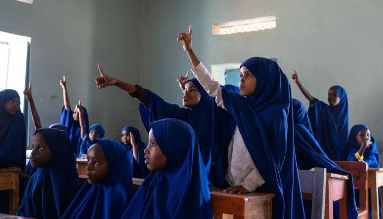 فتيات في صف دراسي بالصومال (صورة من الإنترنت)