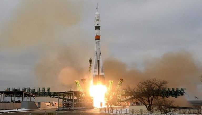 مركبة الفضاء الروسية حاملة الملياردير الياباني لمحطة الفضاء الدولية – أ ف ب