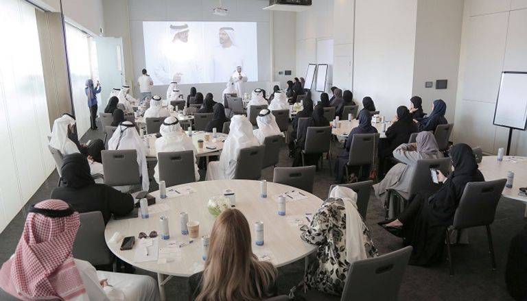 جانب من لقاء الشبكة الحكومية للرؤساء التنفيذيين للسعادة وجودة الحياة