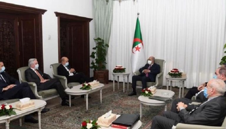 لقاء الرئيس الجزائري بوزير الخارجية الفرنسي - أرشيفية