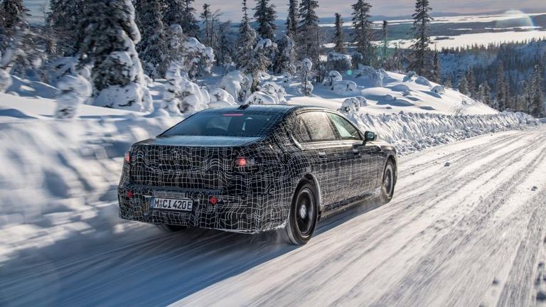 بي إم دبليو  آي7