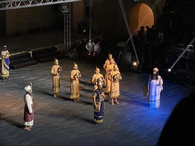 مشهد من أوبريت افتتاح مهرجان بابل الدولي الأخير