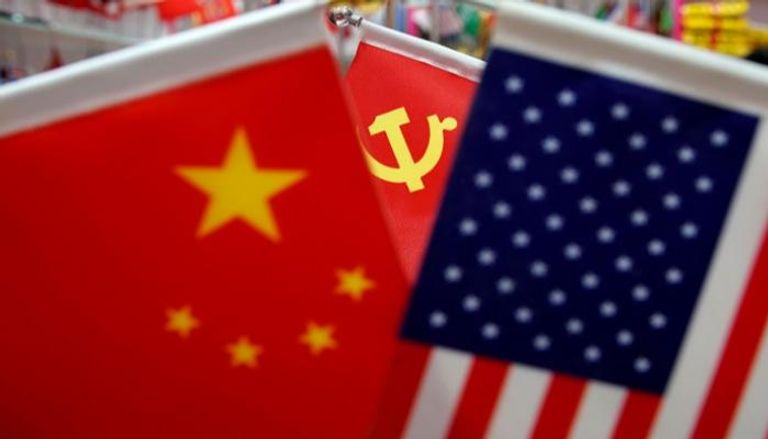 الأعلام الأمريكية والصينية - أرشيفية