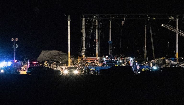 انهيار سقف مخزن تابع لـ