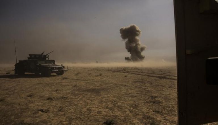 انفجار أحد الألغام في العراق- أرشيفية حقل ألغام من مخلفات الحروب في العراق