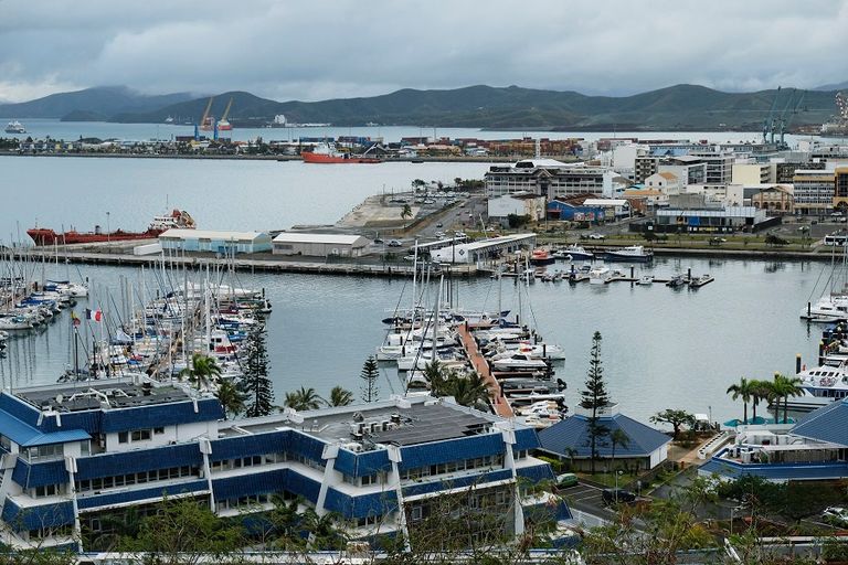 أوراق الاستفتاء في كاليدونيا الجديدة للاستقلال عن فرنسا - أ.ف.ب