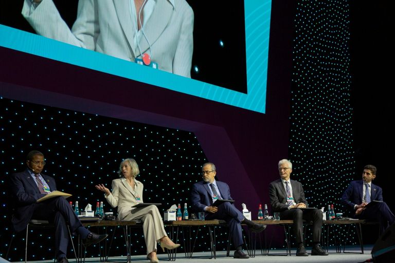 جانب من فعاليات اليوم الثاني لقمة ريوايرد