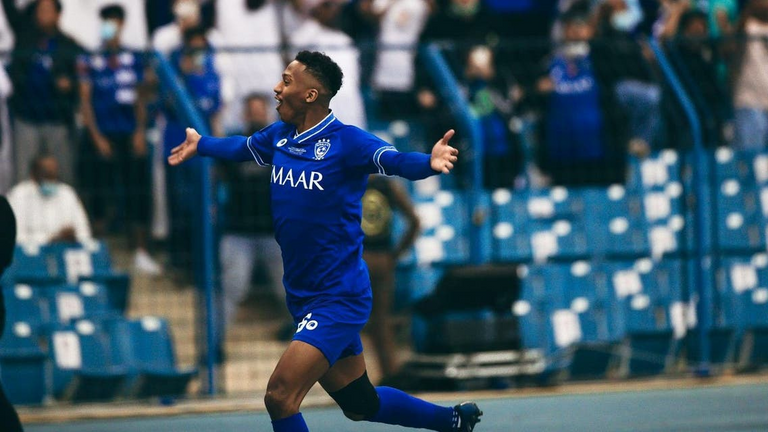 ناصر الدوسري لاعب الهلال السعودي