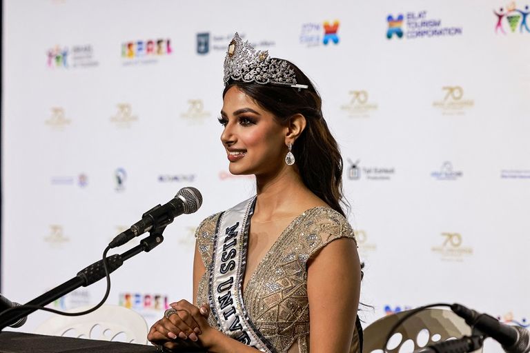 الهندية هارناز ساندو