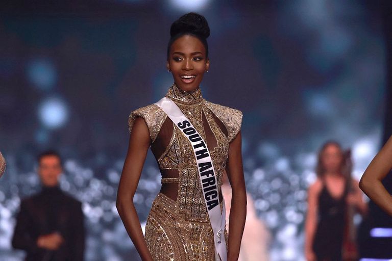 الهندية هارناز ساندو