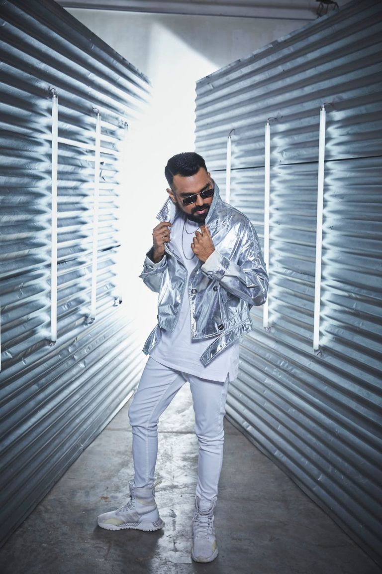 الدي جي الهندي شيتاس